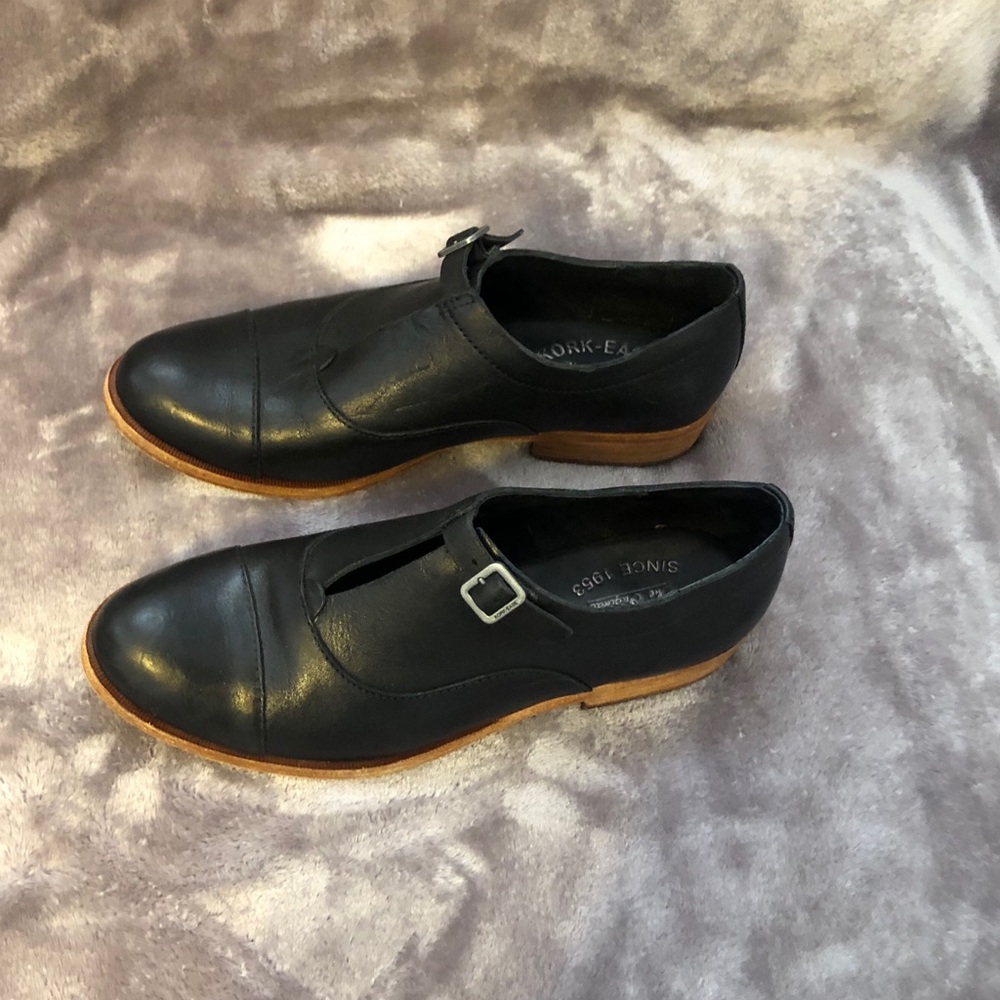 Korkease Niseda black leather shoes